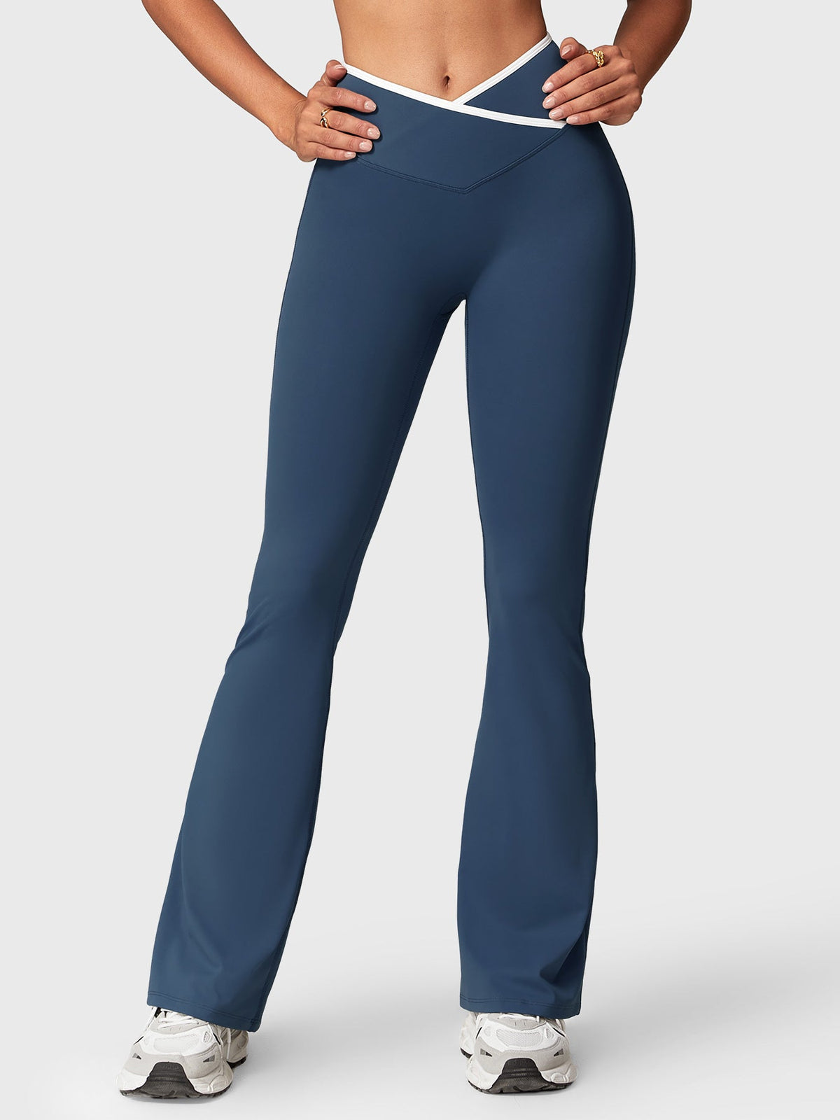 Alberta Contrast Trim Sports Set - AERLO