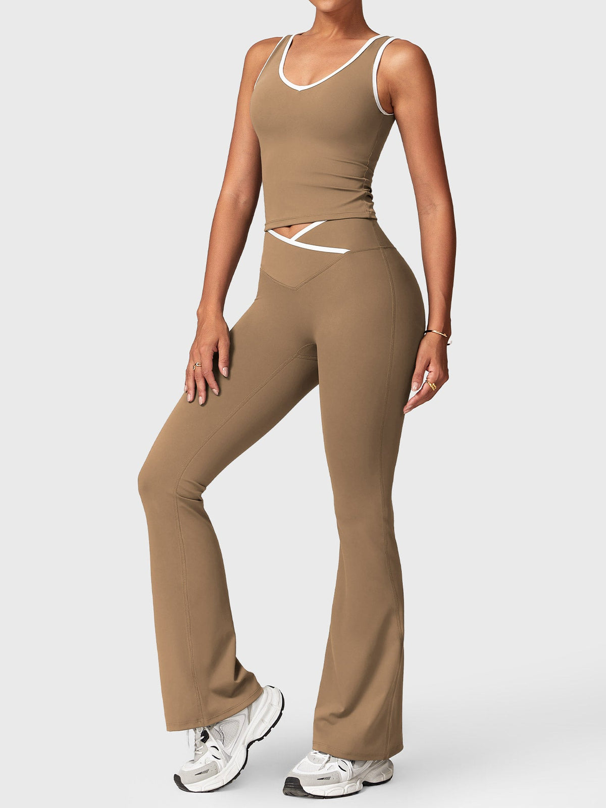 Alberta Contrast Trim Sports Set - AERLO