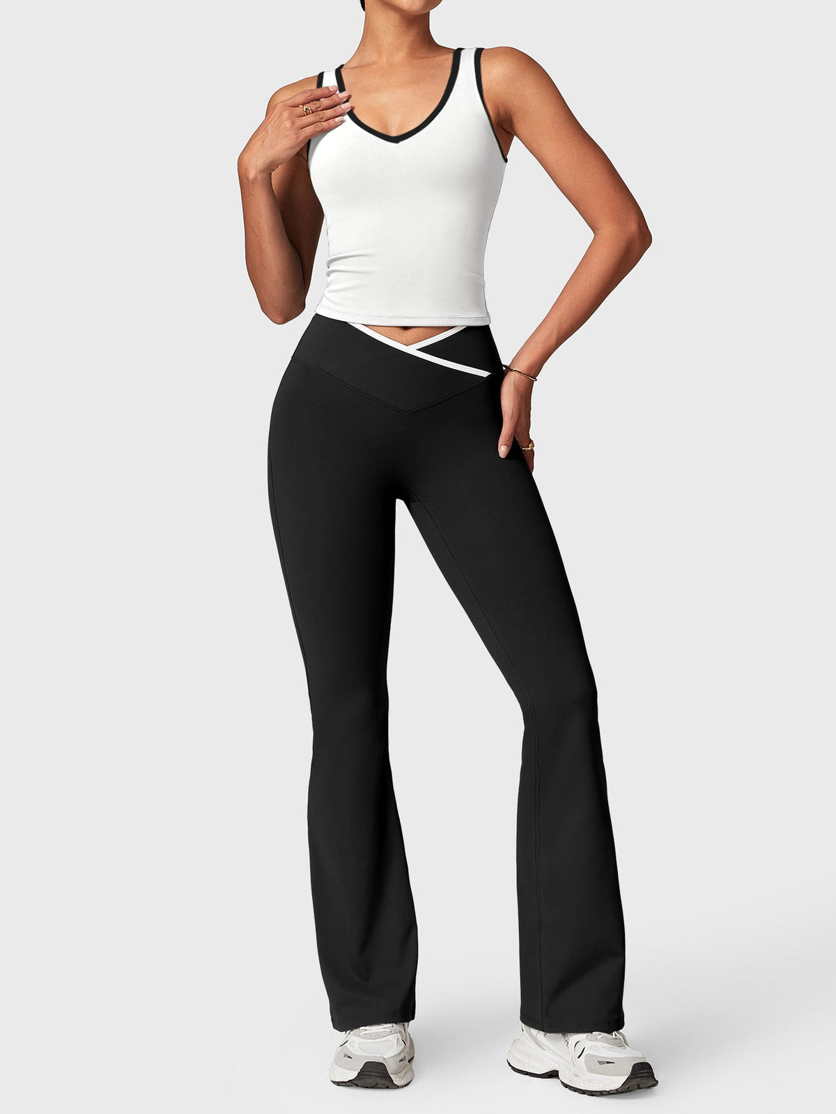 Alberta Contrast Trim Sports Set - AERLO