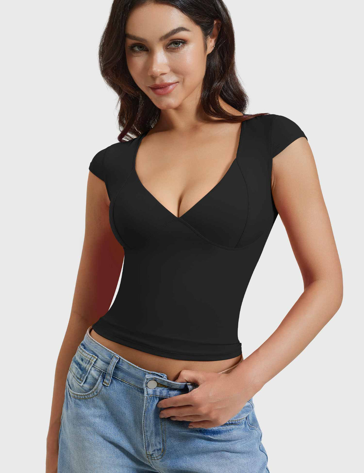 Haut Diva V Neck - AERLO