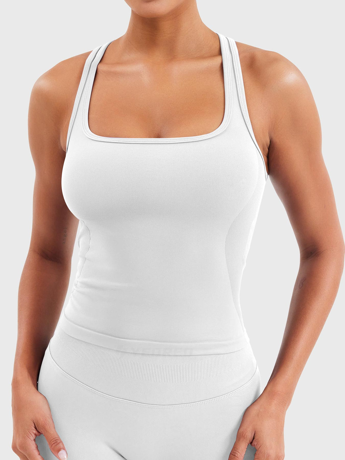 Esteile Racerback Tank - AERLO