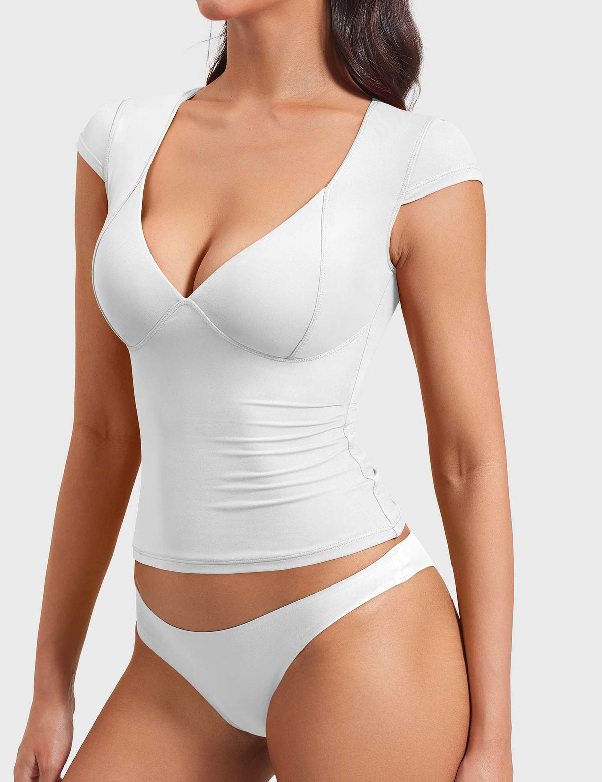 Haut Diva V Neck - AERLO